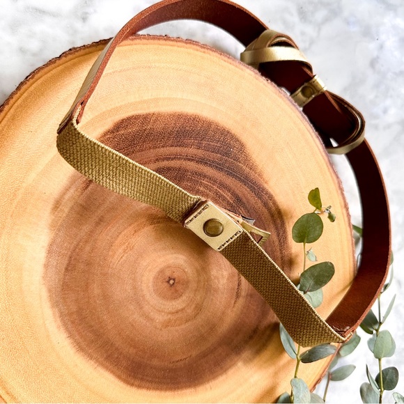 Fossil Womens Metallic Gold Leather Bow Snap Belt, Small - Picture 4 of 4